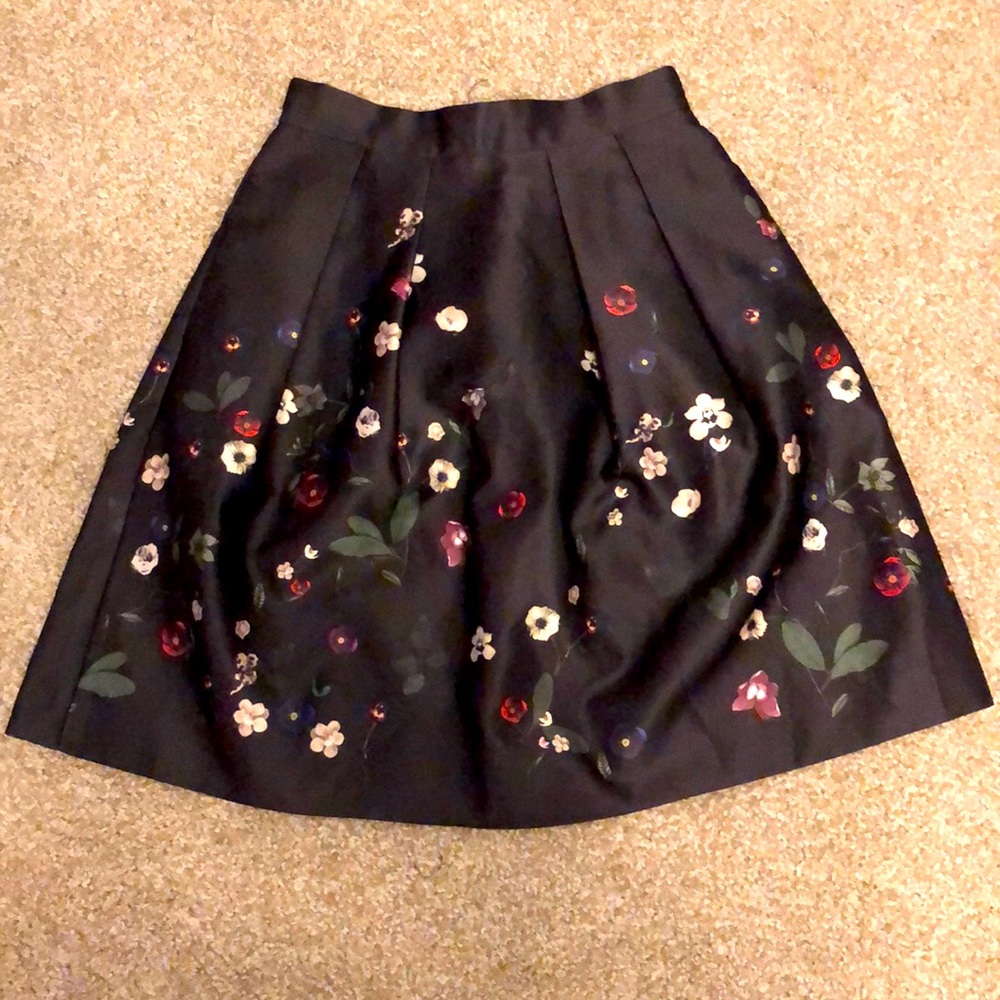 Gorgeous H&M Satin Black Skirt size 2/small or xsmall